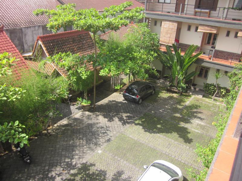 Urbanview Hotel Wayan Mansion Denpasar Exterior foto